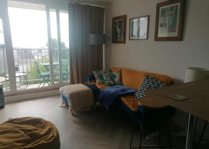Seaview 2 Bedroom Flat In Devon